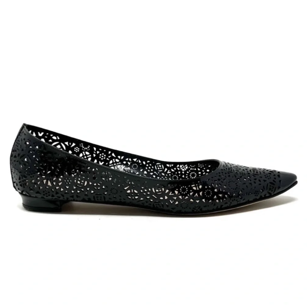 Manolo Blahnik laser-cut patent flats - Picture 1 of 10